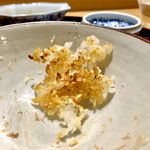 礒田 - 醤油をたらし〆はお焦げ