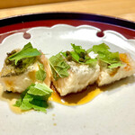 礒田 - こんがり焼かれた琵琶鱒　実山椒とお醤油のタレで旨い