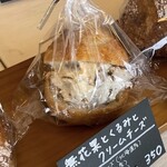 the PAN noritake - 無花果とくるみとクリームチーズ