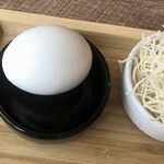 Ahantai - ランチメニュー「タイ風お粥(ジョーク)」(1280円)の半熟玉子