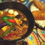 SOUP CURRY PARI PARI - 並べて撮影。