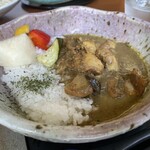 わた屋 - マイルドなカレーでチキンがゴロゴロ