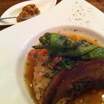 ラ・ブリーズ - 沖縄まーさん豚と豚舌のシュークルート、別皿のマスタードをたっぷり添えて