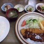 琴洋食堂 - とんかつ定食 1,000円