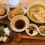 Udon Ya Tsunagu - サービスランチ・とり天付き