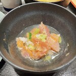 築地 海鮮丼 大江戸 - 出汁茶漬けの完成！