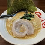 Yokohama Ie Keira Men Ginya - 味噌豚骨ラーメン