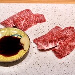 焼肉 神宮 - 黒毛和牛生ハラミの厚切り薄切り食べ比べ