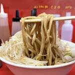 ラーメン二郎 - 「小ラーメン」の麺
            2023年8月7日