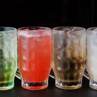 Choose from a variety of syrups and enjoy a colorful highball!