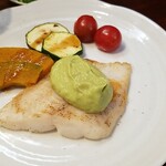 キッチン ブルー グローブ - 白だし仕立てアボカドソースがたっぷり！