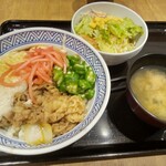 YOSHINOYA - 牛麦とろ丼（並）＋サラダみそ汁セット