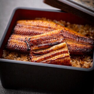 太丸のニホンウナギの贅沢なうな重