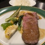 メゾンドブラン - ローストビーフ　フルーティなソースが美味しい