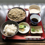 蕎舎 - 十割そばと麦飯とろろ。