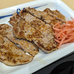 松屋 東郷PA(下り線)店 - 肉2枚肉厚豚焼肉定食 750円