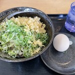 とんがらし - テーブルに着丼