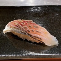 大宮 鮨 いわい - カマスの昆布締め。美味し。