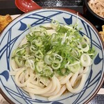 丸亀製麺 - ぶっかけうどん並〜　ネギトッピング