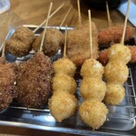 Kushikatsu No Nakamuraya - メンチカツ 110円×2串、ハムカツ 100円×1串、赤ウインナー 100円×1串、もも 100円×1串、うずら卵 100円