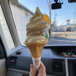 キャベツソフトクリーム - 綺麗なトルネードの3色ソフトクリーム*\(^o^)/*