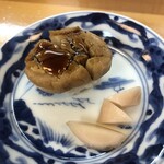 分福寿司 - 煮帆立　サロマ湖産　わざと軽く繊維をほぐしてありシャリとの相性抜群です！