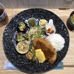 おいしいお酒とお菜のきっちん 翔家 - プレートランチ￥１０００