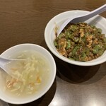 上海家庭料理 謝謝 - 日替わり丼∔卵スープ