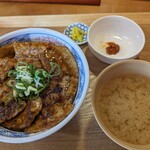 元祖豚丼屋TONTON - 薄バラ豚丼（ご飯少な目）680円