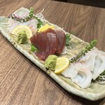 牛ホルモンと鮮魚 牛富屋 - 