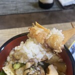 赤坂 あそび亭 - 帆立や鯛や色々入ってます