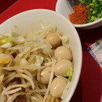 ラーメン二郎 - 汁なし半分＋ニンニク少し＋青ネギうずら