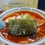 ラーメン小太郎 - 正油だけど、なぜか赤い！