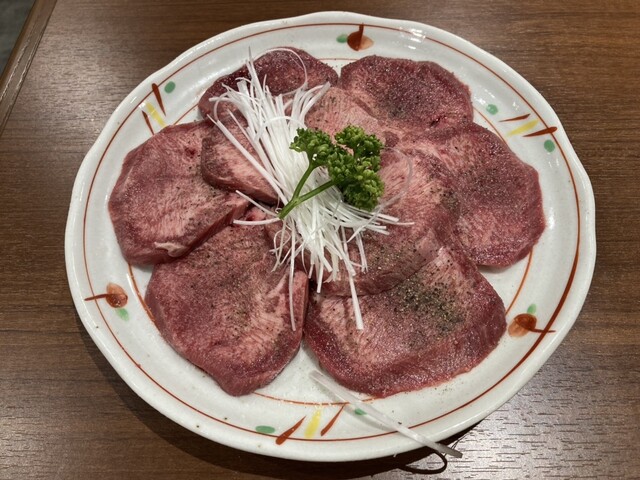 炭火焼肉 たん清>