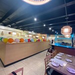 Vientiane Kitchen - 店内の様子。
            綺麗なお店です。