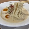 泡系しおとんこつラーメン べらしお 総本店