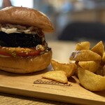 ビルダーズ - マーポー茄子バーガー