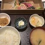 Robatayaki Hakkaku - 刺盛定食