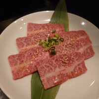 老舗精肉店直送 千種焼肉 飛騨牛の奴隷 千種店 - 特選カルビ