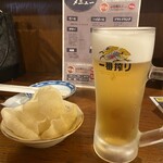 Sumibi Yakitori Tottoriya - 飲み放題一時間をつけてスタート。後押しは揚げたてのえびせん。