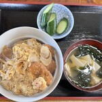 八号線食堂 - カツ丼700円（税込）ご飯少なめ