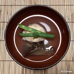 御料理 寺沢 - 帆立貝柱と生海胆の真薯と生木耳の椀物