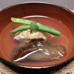 御料理 寺沢 - 帆立貝柱と生海胆の真薯と生木耳の椀物
