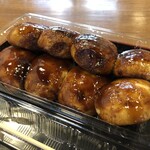 美濃屋 - 料理写真:焼きまんじゅう1本4弾200円。