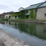 Kinshou Korokke Ando Tedukuri No Mise - 小樽運河を一枚。