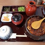 あつた蓬莱軒 本店