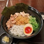 神楽 海老で鯛を釣る麺堂 - 