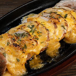 サク飲みに◎お酒との相性抜群のおつまみ・絶品カレーが自慢