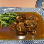 中国料理 旬輝 - 牛肉を煮たやつ。もうトロットロ！名前忘れたけど