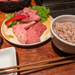 Ebisu Yakiniku Kintan - スープ、肉盛、十五穀米